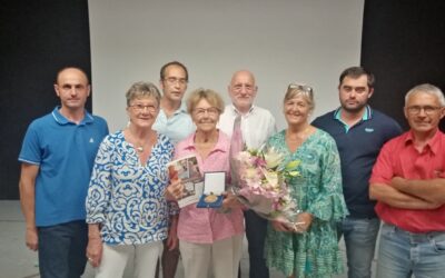 Remise de la médaille du Sénat à madame la maire de Nabirat Yvette Vigié